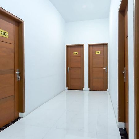 Super Oyo 839 Royal Guest House Medan Dış mekan fotoğraf