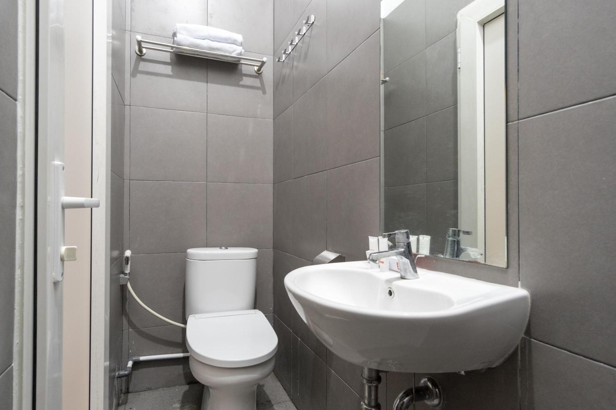 Super Oyo 839 Royal Guest House Medan Dış mekan fotoğraf